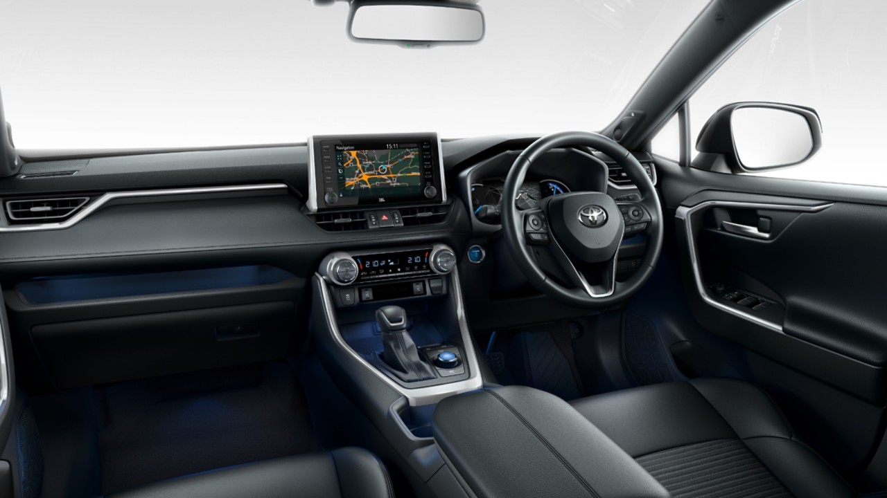 RAV4-Black-Edition-interior